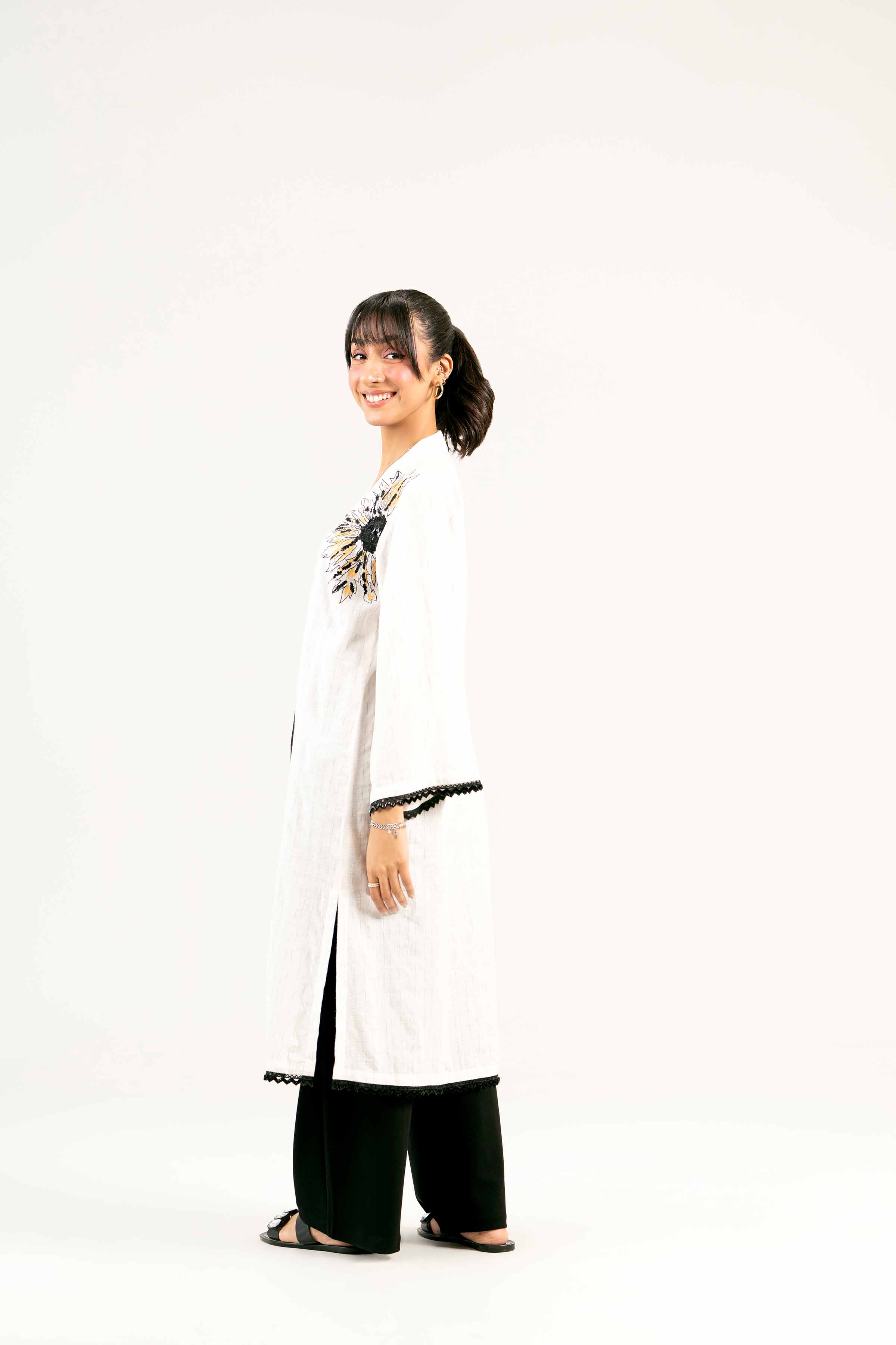 Embroidered Jacket - AS25-27 - Image 3